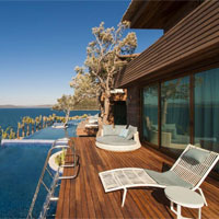 Hotels & Resorts